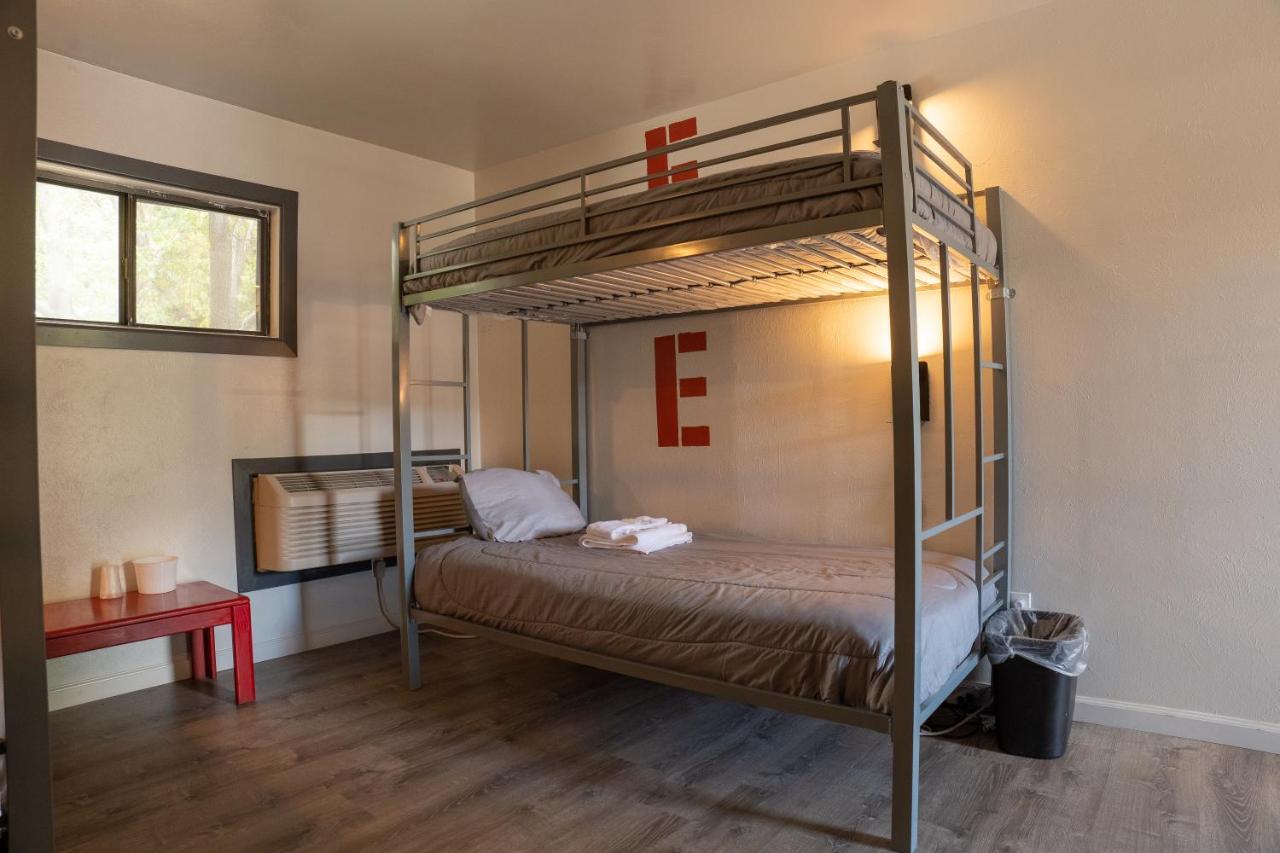 The Junction Hotel And Hostel ドゥランゴ エクステリア 写真