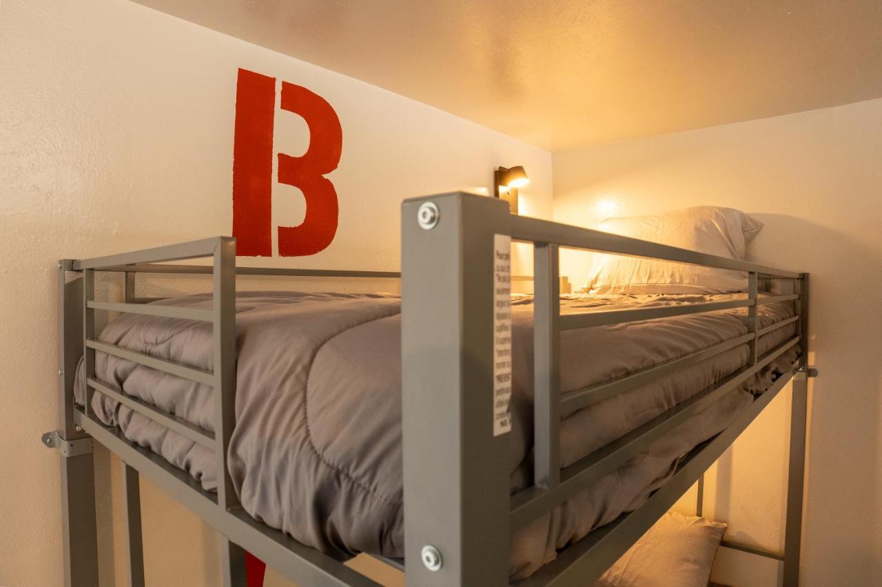 The Junction Hotel And Hostel ドゥランゴ エクステリア 写真